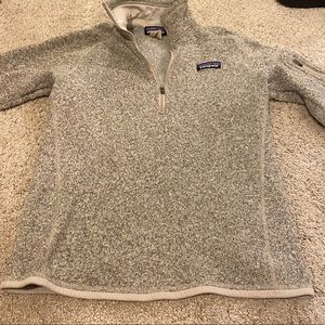 Cream colored fitted Patagonia sweatshirt